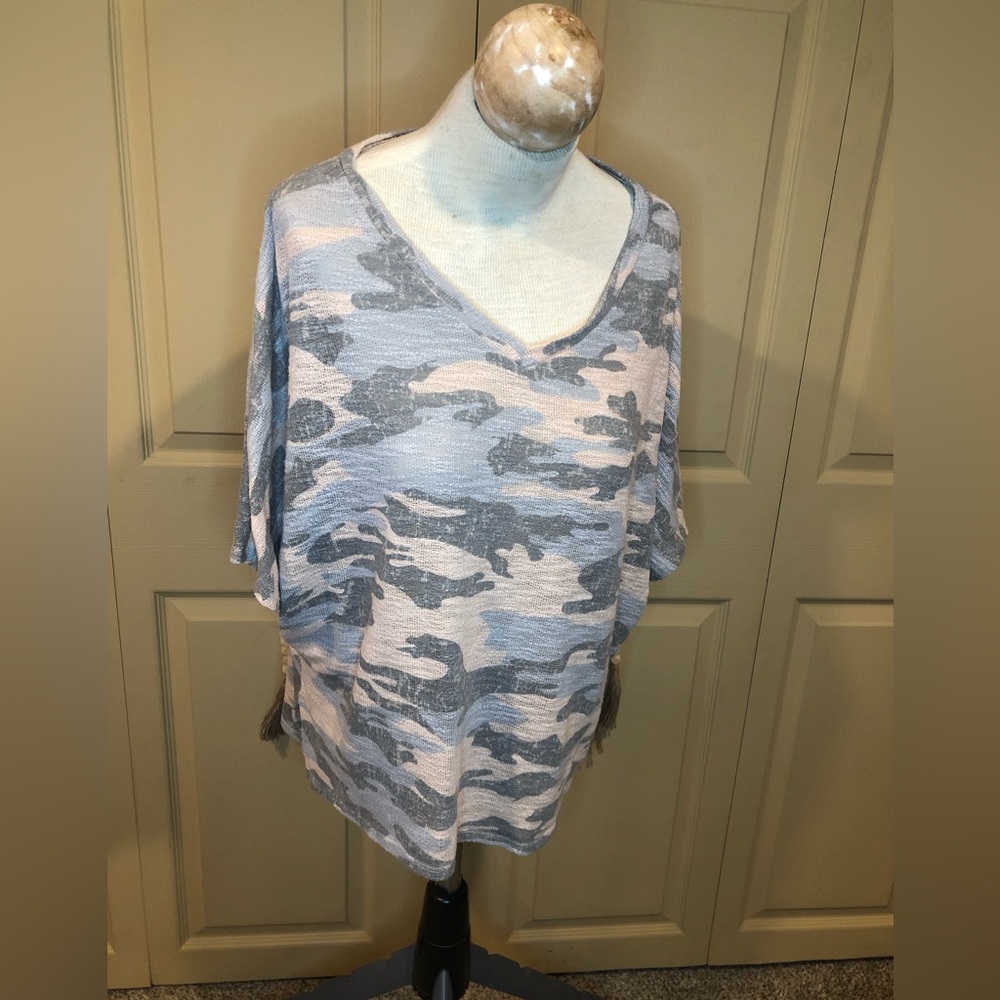 Haptics women’s large knit pink camouflage top